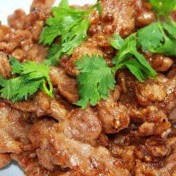 Stir-Fried Garlic  Pepper (ผัดกระเทียมพริกไทย-กับข้าว)