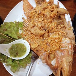 กระพงทับทิมทอดกระเทียม