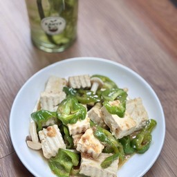 ผัดพริกสกรูตู้หู้