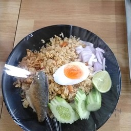 ข้าวผัดนำัพริกกะปิปลาทู