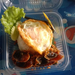 กะเพราไข่เยี่ยวม้าหมูสับ