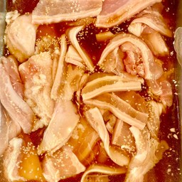 สามชั้นหมักงา ( ชั่งกิโล )