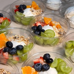 กรีกโยเกิร์ตแบบสุ่ม 3 ท็อปปิ้ง