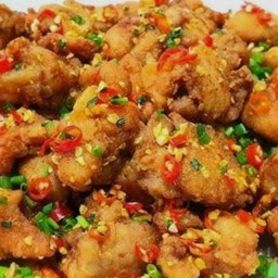 ไก่กรอบคั้วพริกเกลือ