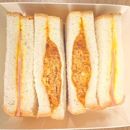 แซนวิชโบราณราณหมูหยอง โบโลน่า