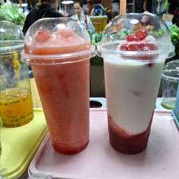สตอเบอร์รี่โยเกตย์