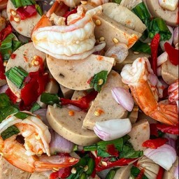 ยำกุ้งหมูยอแซ่บซี๊ด ( มีแค่กุ้งกับหมูยอ)
