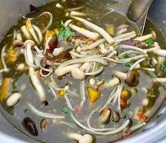 แกงเห็ดรวม