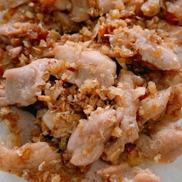 ไก่ซอสกระเทียมพริกไทย(กับข้าว)