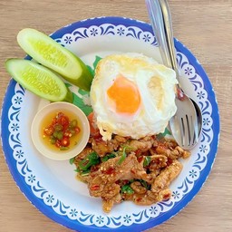 ข้าวกะเพราหมูชิ้น