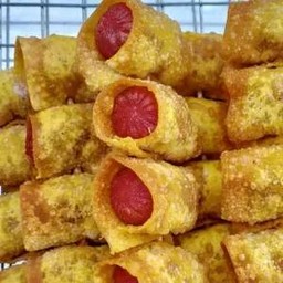 เกี๊ยวไส้กรอกแดง 1 ไม้