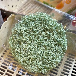 บะหมี่ผัก (สีเขียว)