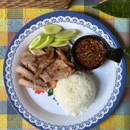 หมูย่างกระทะร้อนน้ำจิ้มแจ่ว