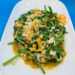 ยอดฟักแม้วผัดไข่