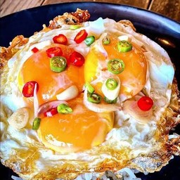 ข้าวไข่ดาว 3 king น้ำปลาพริกขั้นเทพ