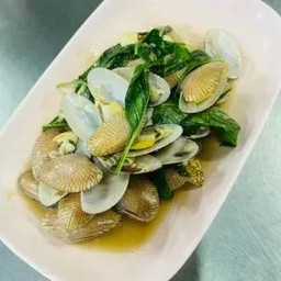 หอยลายผัดน้ำมันหอย