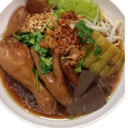 ก๋วยเตี๋ยวไก่ อยู่เจริญ