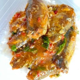 กะเพราปลากะป๋อง