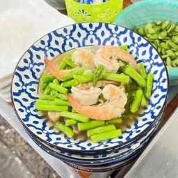 หน่อไม้ฝรั่งผัดกุ้ง
