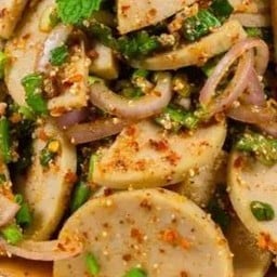 ลาบไก่ยอ