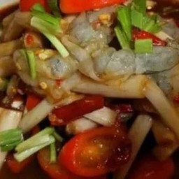 ตำยอดพร้าวปลาร้ากุ้งสด