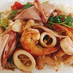 แม่เจี๊ยบสุกี้-อาหารตามสั่ง