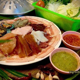 หมูกระทะชุดกลาง สามชั้นต้น สันคอ ทะเล