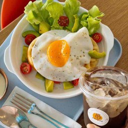 SET Brunch from home (เสิร์ฟพร้อมอเมริกาโน่ร้อน)*ไม่สามารถเปลี่ยนเครื่องดื่มได้