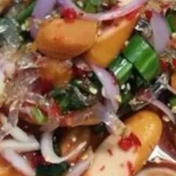 ยำเส้นแก้วใส้กรอกไก่