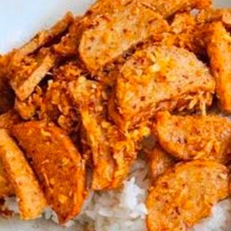 หมูยอทอดกระเทียมราดข้าว