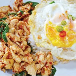 ข้าวกะเพราไก่พริกแห้ง