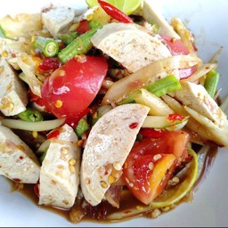 ตำไก่ยอ