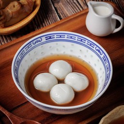 บัวลอยงาดำน้ำขิง (เมนูร้อน)