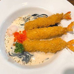 เส้นดำ คาโบ เบคอน หรือ กุ้งทอด + ไข่กุ้ง + พาร์มีซานชีส