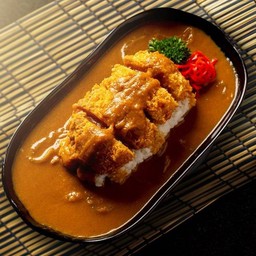 ข้าวแกงกะหรี่ญี่ปุ่นอูมามิ หมูทอดทงคัตสึ