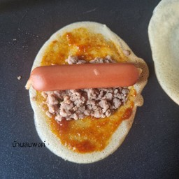 โตเกียว ไส้น้ำพริกเผา หมูสับ ไส้กรอก