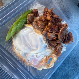 หมูกระเทียม