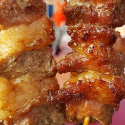 เนื้อย่างโพนยางคำ 10 ไม้แถม เป็นซี่ ขนาด 250 cc หรือน้ำดื่ม1ขวด