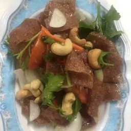 ยำหมูแผ่น