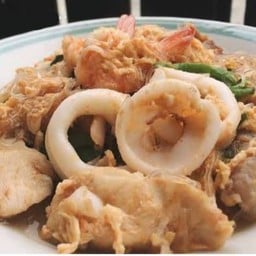 สุกี้แห้งรวมมิตรไก่ กุ้ง หมึก