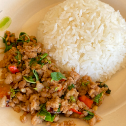 กะเพราหมูสับคั่วแห้ง