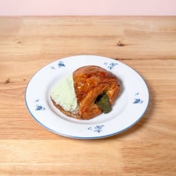 ขนมอบฝรั่งเศสไส้มัทฉะครีม