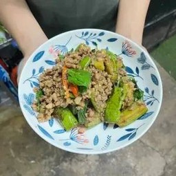 มะเขือยาวผัดหมูสับ