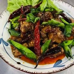 ไก่ไทยผัดพริกแห้ง