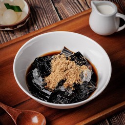 เฉาก๊วยโบราณน้ำตาลโอวทึ้ง