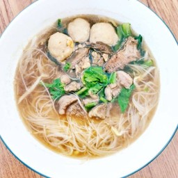 ก๋วยเตี๋ยวเนื้อน้ำใส