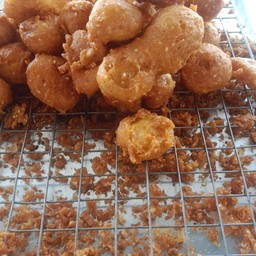 ฮาล้าลกล้วยทอด ข้างเซเว่นบาแล