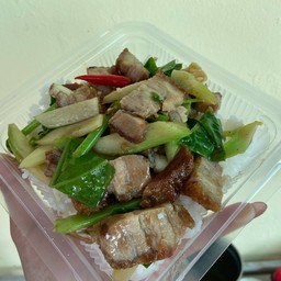 คะน้าหมูกรอบ