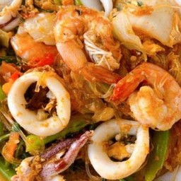 ยายติ๋ม กระเพราแซ่บ สาขา1