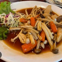 ผัดเห็ดรวมน้ำมันหอย